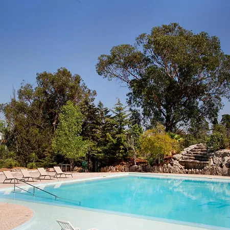 Prana Nature, Oasis With Pool Pensionat
